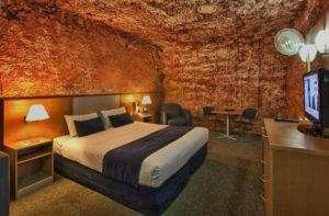 desert_cave_hotel-w750