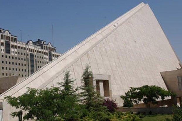 تجمع رانندگان مقابل مجلس در اعتراض به «اسنپ» و «تپسی»