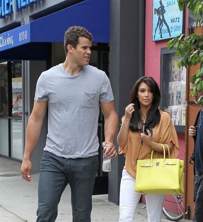 Newly+engaged+Kim+Kardashian+fiance+Kris+Humphries+YTve-7pjLCSx-w700