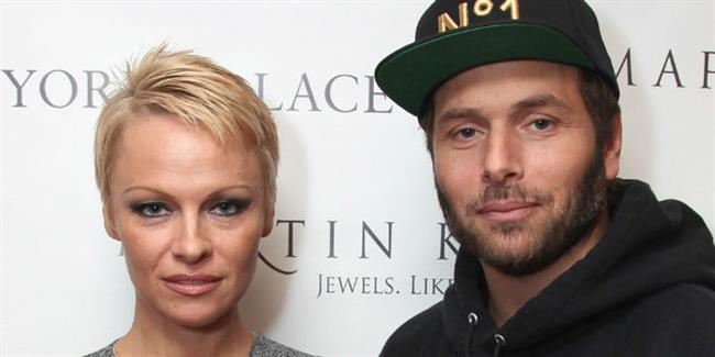 o-PAMELA-ANDERSON-RICK-facebook-w700