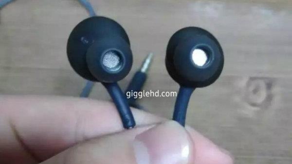 موبایل گلکسی اس 8 سامسونگ احتمالاً به همراه این ایرفون های AKG عرضه می شود