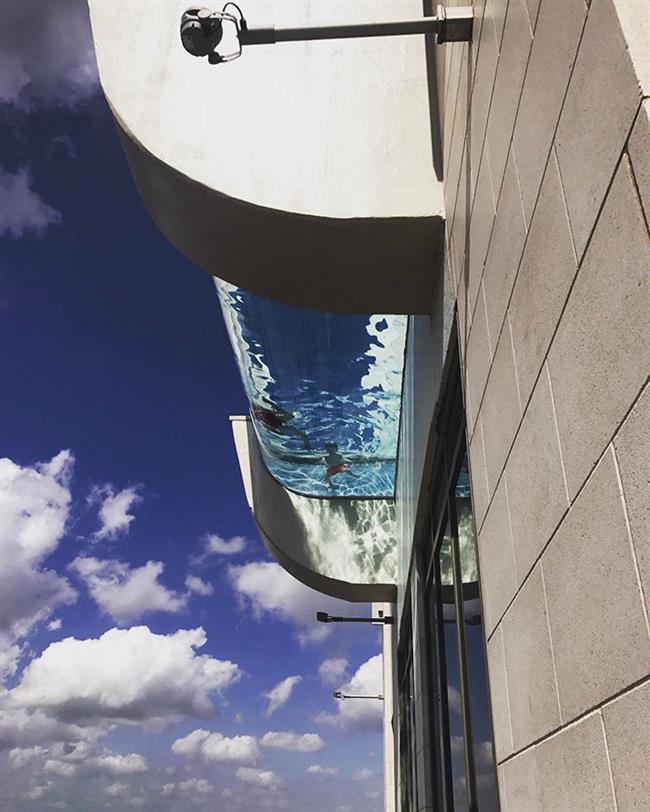 swimming-pool-sky-market-square-tower-houston-3