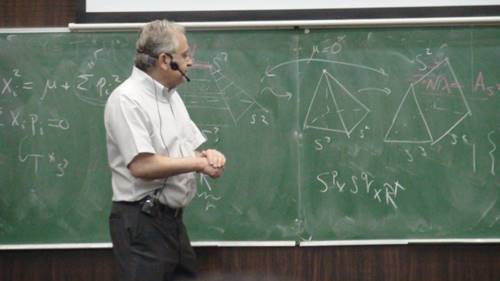 سیری در زندگی فیزیکدان برتر ایرانی استاد کامران وفا