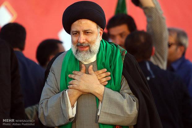 رئیسی برای سخنرانی در جمع مردم استان البرز وارد کرج شد