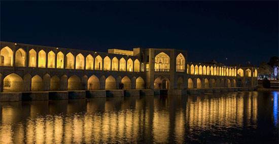 پل خواجو، زیباترین پل اصفهان بر روی زاینده رود