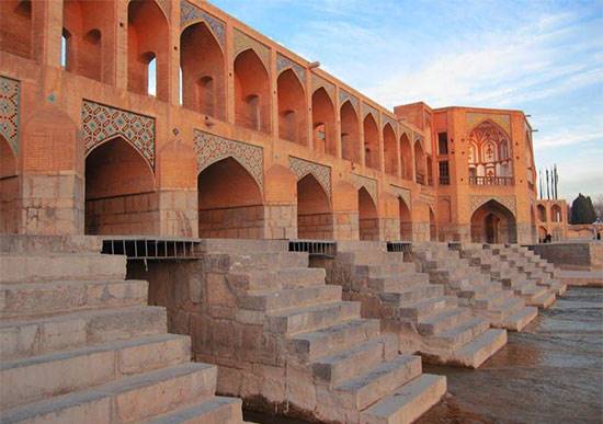 پل خواجو، زیباترین پل اصفهان بر روی زاینده رود