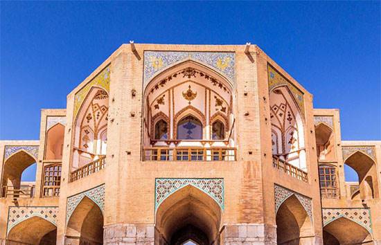 پل خواجو، زیباترین پل اصفهان بر روی زاینده رود