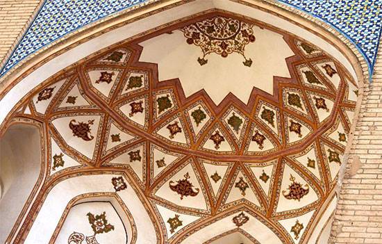 پل خواجو، زیباترین پل اصفهان بر روی زاینده رود