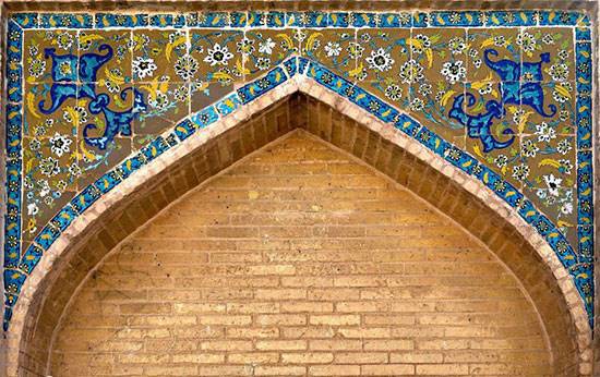 پل خواجو، زیباترین پل اصفهان بر روی زاینده رود