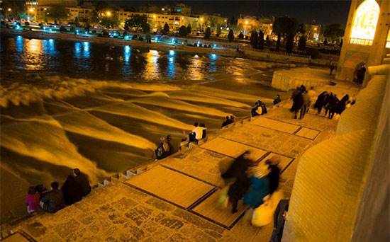 پل خواجو، زیباترین پل اصفهان بر روی زاینده رود پل خواجو، زیباترین پل اصفهان بر روی زاینده رود