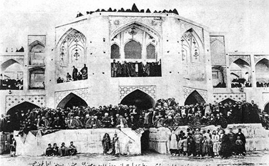 پل خواجو، زیباترین پل اصفهان بر روی زاینده رود