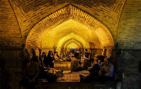 پل خواجو، زیباترین پل اصفهان بر روی زاینده رود