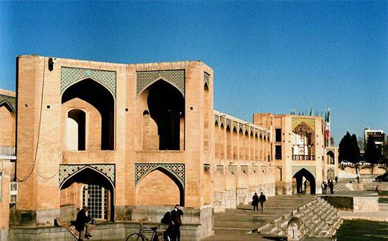 پل خواجو، زیباترین پل اصفهان بر روی زاینده رود پل خواجو، زیباترین پل اصفهان بر روی زاینده رود