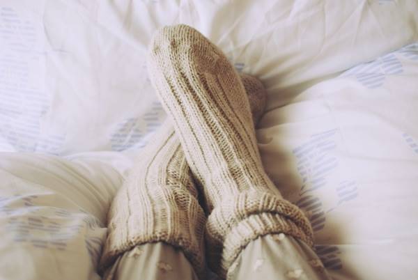 جوراب پوشیدن هنگام خواب