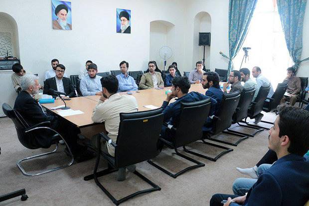 در عرصه فضای مجازی عملاً یک جنگ نرم وجود دارد