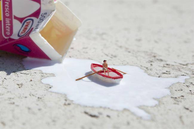 slinkachu_spilt milk_1_1_1000-w700