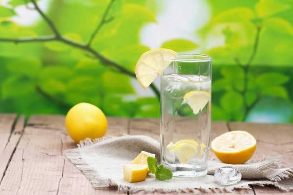آیا آب لیمو به کاهش وزن کمک می‌کند؟