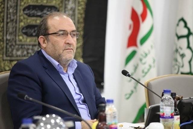 دشمن می‌خواهد دفاع مقدس غریب باشد