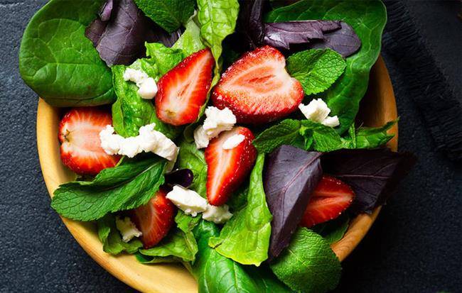 foodpair-strawberryspinach-1000.jpg