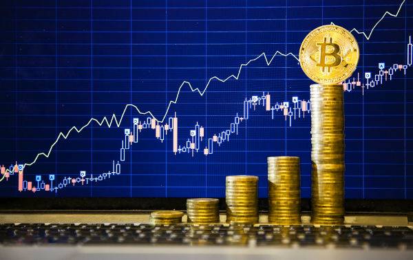تحلیلگر وال استریت: ارزش بیت کوین تا سال آینده به 6000 هزار دلار خواهد رسید