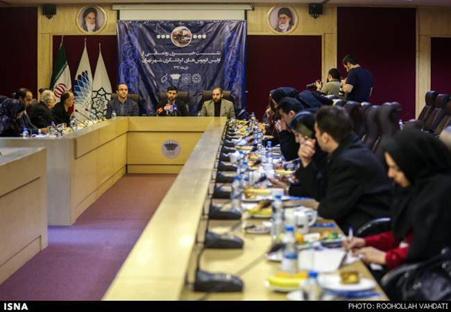 رونمایی از اولین اتوبوس گردشگری تهران رونمایی از اولین اتوبوس گردشگری تهران