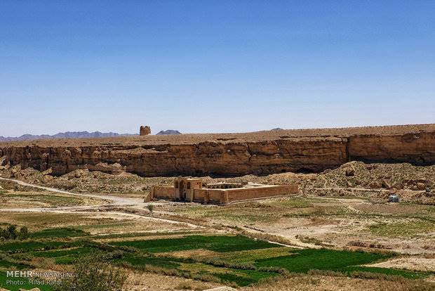 مرکز مخابرات کامیاب از حریم عمارت دیوان‌خانه خارج می‌شود