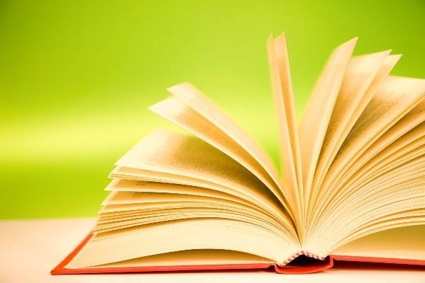 دو کتاب جدید اکبریانی و ایرانمهر در کتابفروشی چشمه رونمایی می شود