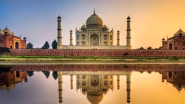 Mosque Taj Mahal in India