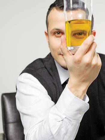 روغن زیتون نخورید، روی پوست بگذارید