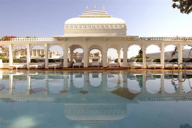 هتل کاخ دریاچه (Taj Lake Palace)