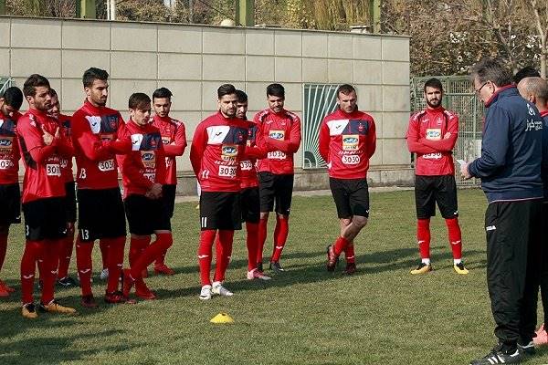 جلسه مدیر تیم فوتبال پرسپولیس با خبرنگاران