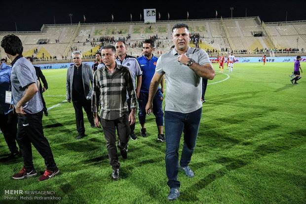 بردن استقلال از نان شب واجب‌تر است/ پول خرید بازیکن جدید نداریم!