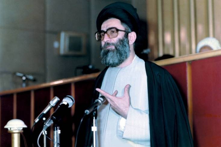 ماجرای رهبری موقت آیت‌الله خامنه‌ای چه بود؟/ چگونه شرط «اجتهاد» جایگزین «مرجعیت» شد؟/ مرحوم هاشمی: در اینکه رهبری که انتخاب کردیم مجتهد باشد، یک ذره هم تردید نداریم