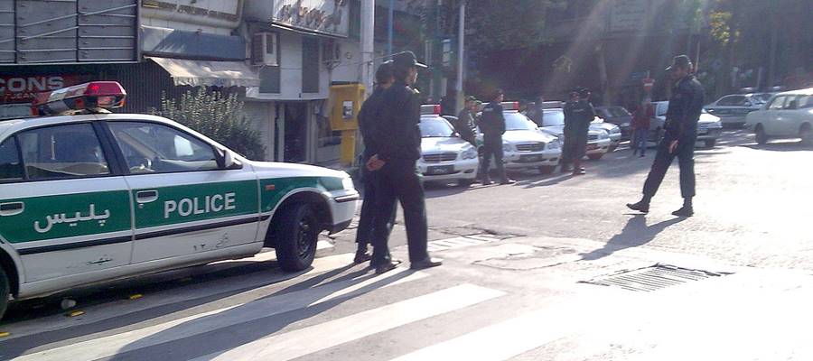 توضیحات پلیس درباره زیر گرفتن یک زن توسط خودروی پلیس در غرب تهران ؛ پرونده قضایی برای زن تشکیل شد