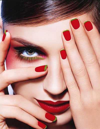 زیباترین طراحی‌های ناخن با لاک قرمز