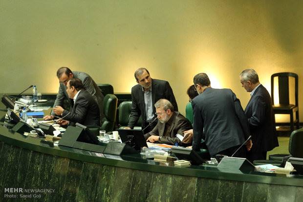 بدهی 657 هزار میلیارد تومانی دولت در پایان سال 95