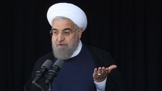 سخنرانی در جمع مردم بندرعباس؛			روحانی: برای ساخت موشک تانک و هلی‌کوپترمان از کسی اجازه نخواهیم گرفت/ برای قدرت دفاعی خود با هیچ کشوری مذاکره نخواهیم کرد/ اگر اروپایی‌ها به فکر مردم یمن هستند به عربستان بمب ندهند
