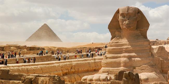اهرام جیزه Giza و بنای ابوالهول Great Sphinx در قاهره Cairo در مصر