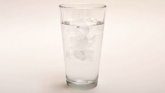 چگونه هر چه سریعتر از شرّ مسمومیت غذایی خلاص شویم