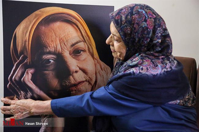 روز مادر در خانه تنها می‌مانم/زندگی‌ام دچار روزمرگی شده است////////////////جمعه