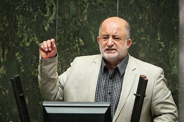 اگر آخوندی هنر داشت در این پنج سال مسکن مهر را تمام می‌کرد