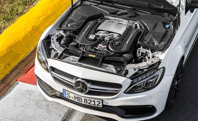 2017 Mercedes-AMG C63 coupe twin-turbocharged 4.0-liter V-8 engine