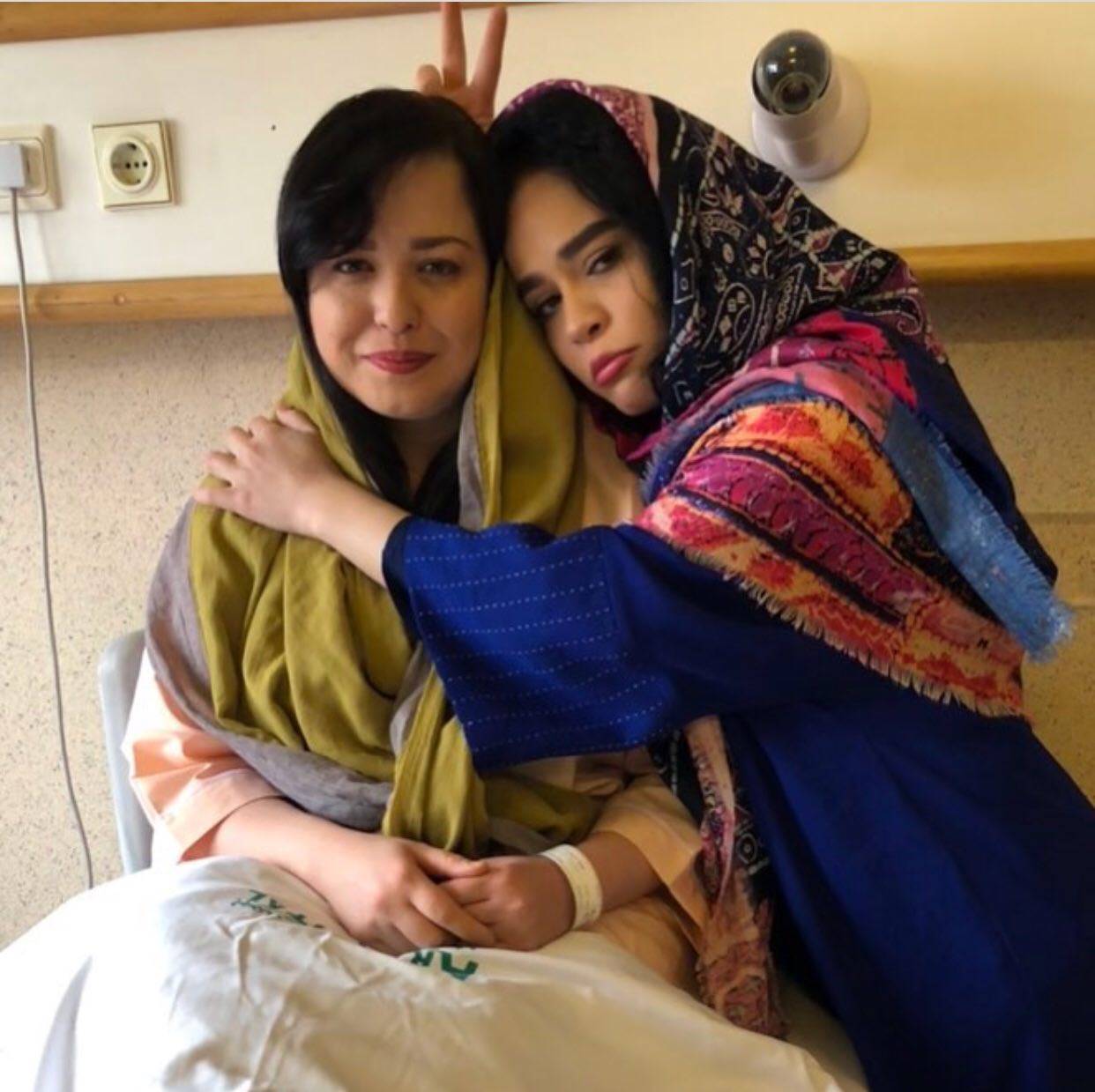 مهراوه شریفی نیا در بیمارستان