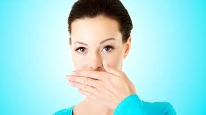 چگونه متوجه بوی دهان خود شویم؟