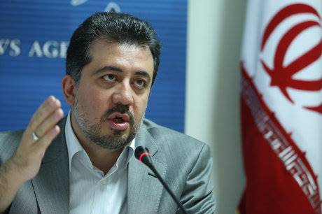 انتقاد تندگویان از گرفتن ورودی از شهروندان برای تماشای فوتبال در فضاهای باز شهری