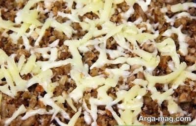 اضافه کردن پنیر به مواد