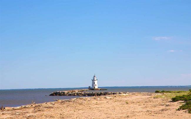 Connecticut - Saybrook Breakwater