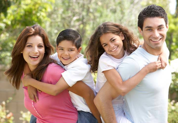 13 راهکار مؤثر برای اینکه خانواده‌ای شاد و صمیمی داشته باشیم