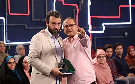 کری خوانی آقای بازیگر در «خندوانه»!