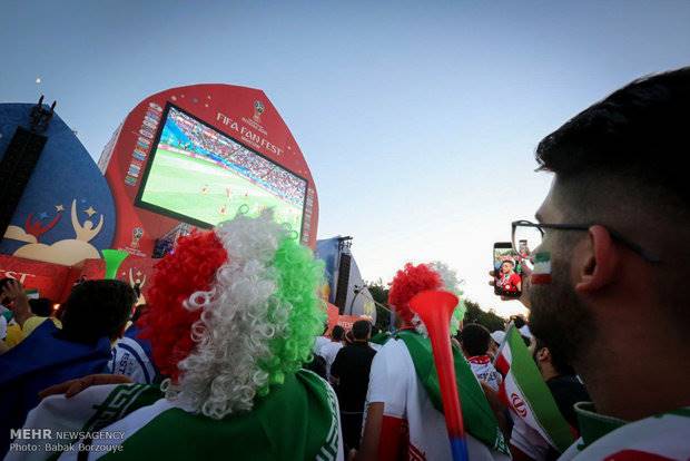 فریاد ایران - ایران برای حمایت از ملی‌پوشان/ دوربین‌ها روی کریس!